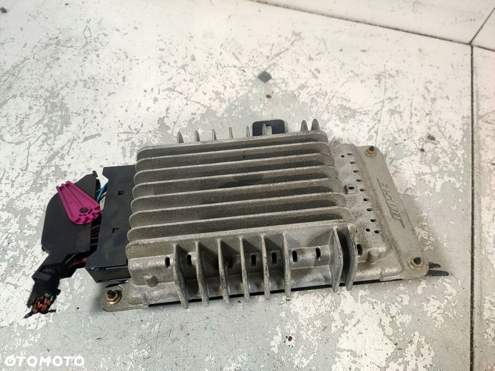 audi a4 wzmacniacz radia bose 8e5035223c - 1