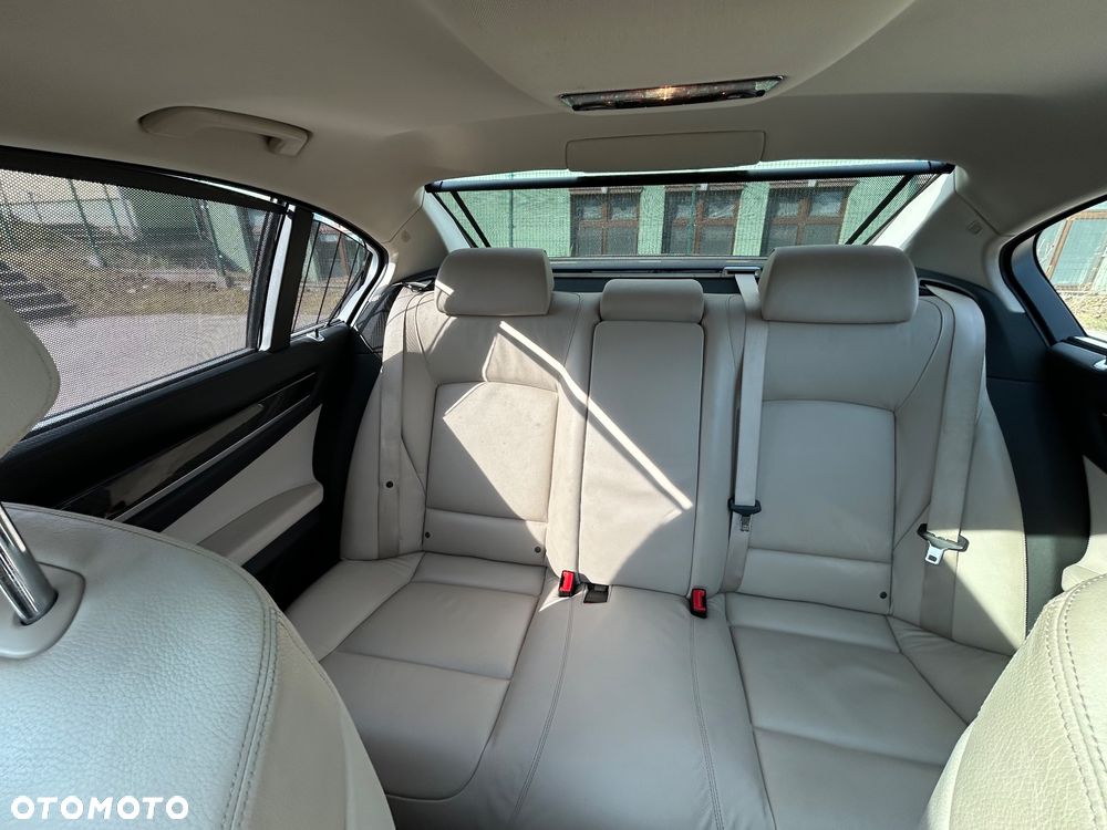 BMW Seria 7 730Ld - 21