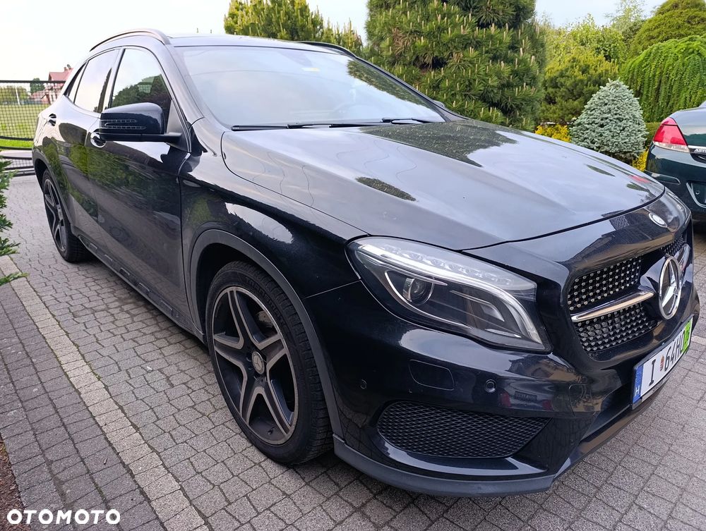 Mercedes-Benz GLA 250 AMG Line - 8