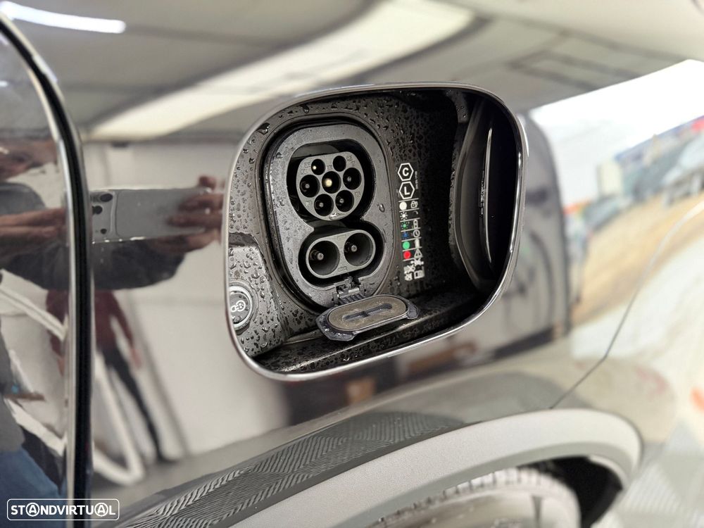 Porsche Macan Electric 4 - 26