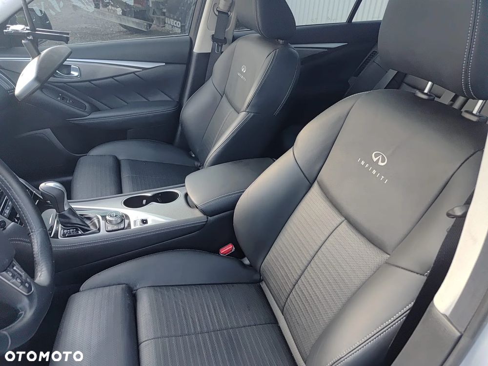 Infiniti Q50 Hybrid AWD Premium - 26