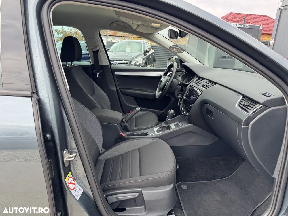 Skoda Octavia 1.5 TSI DSG Style - 10