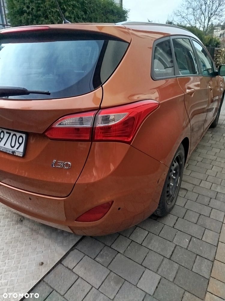 Hyundai i30 1.6 Classic + - 15