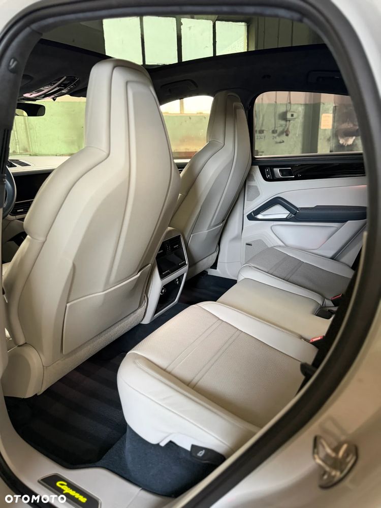 Porsche Cayenne - 33