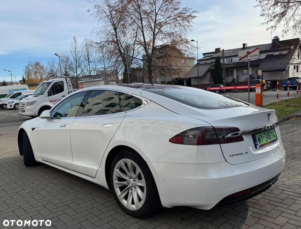 Tesla Model S - 5
