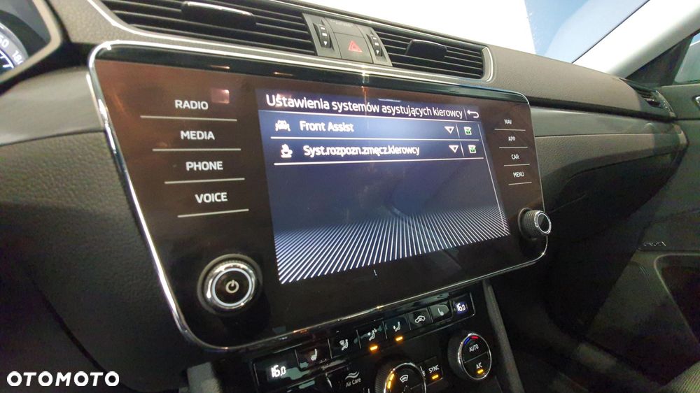 Skoda Superb 2.0 TDI SCR 4x4 Style DSG - 24