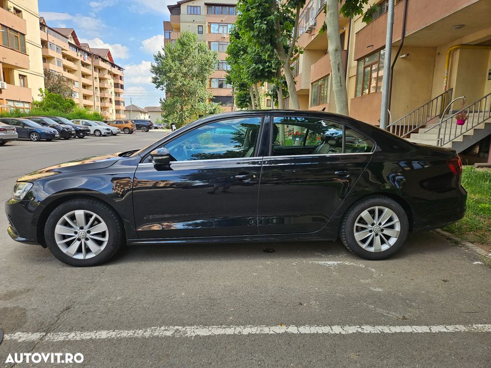 Volkswagen Jetta 2.0 TDI DSG Comfortline - 10