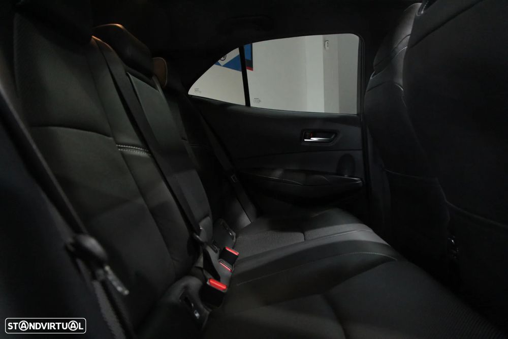 Toyota Corolla 2.0 Hybrid Square Collection - 27