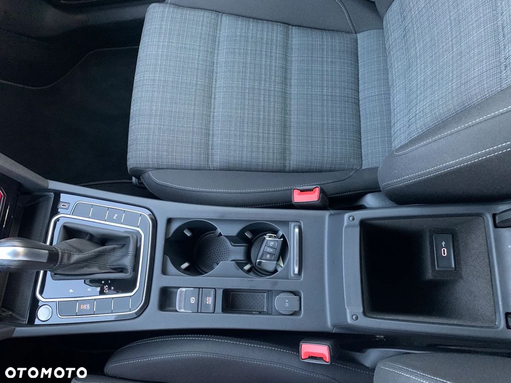 Volkswagen Passat 2.0 TDI EVO Business DSG - 27