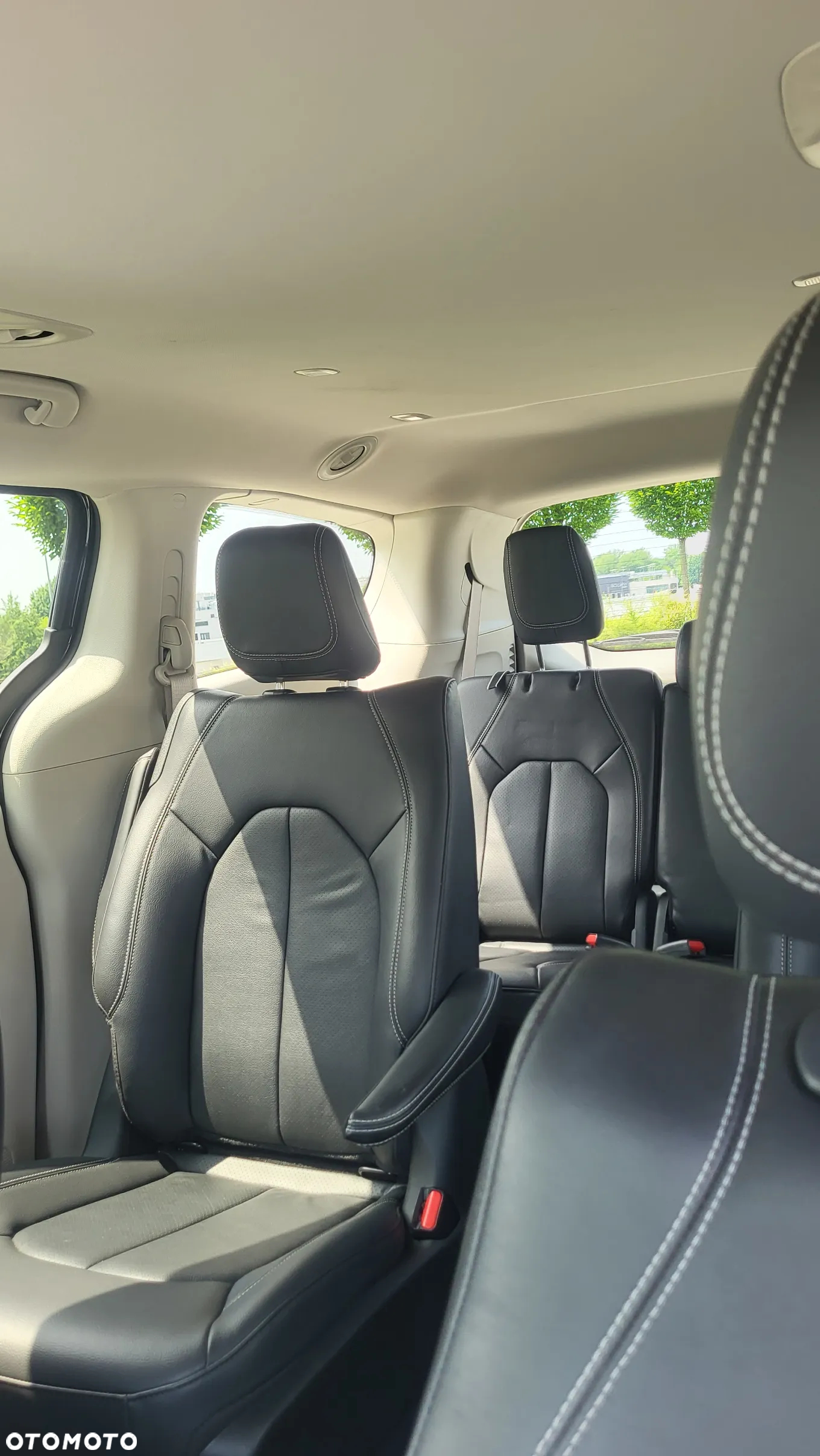 Chrysler Pacifica - 6