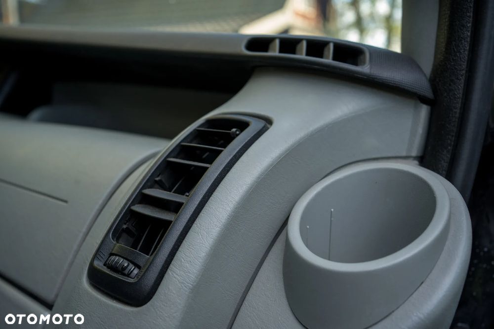 Renault Trafic 2.5 dCi Passenger Expression - 14