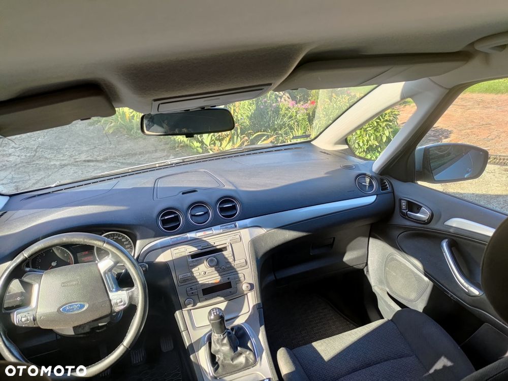 Ford S-Max - 8