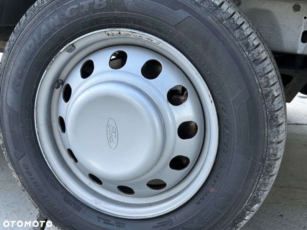 Ford Transit - 25