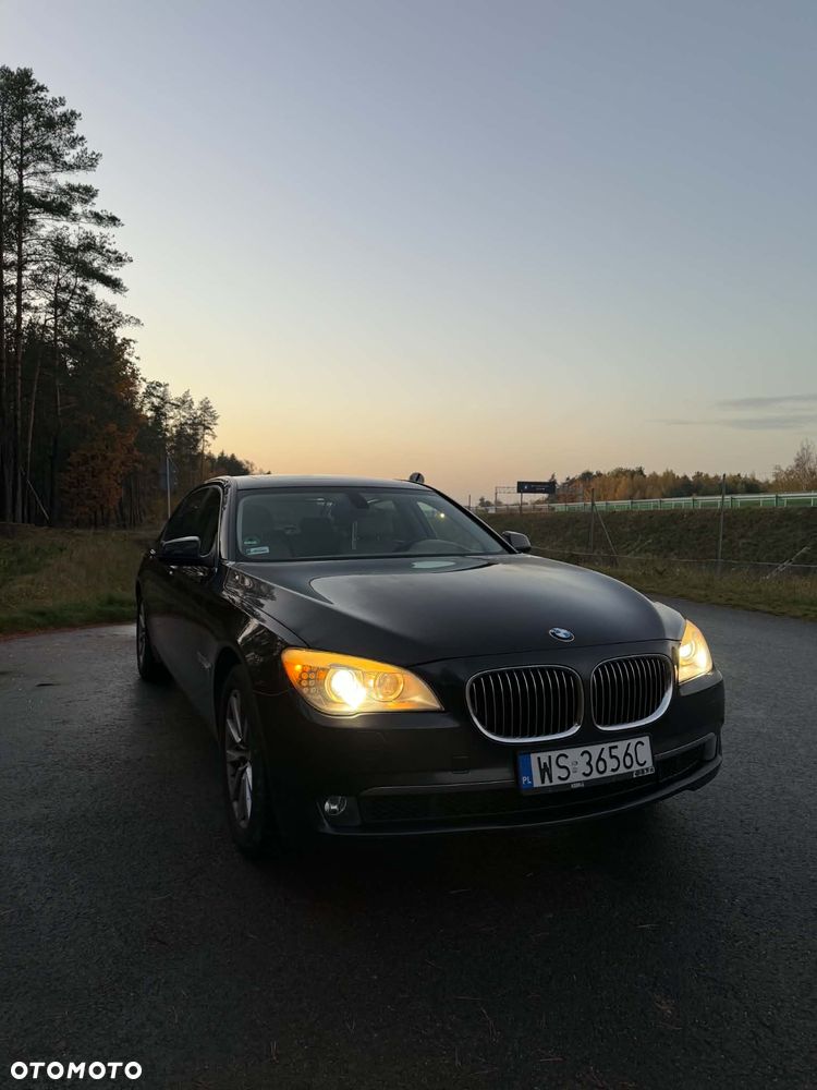 BMW Seria 7 740i L - 4