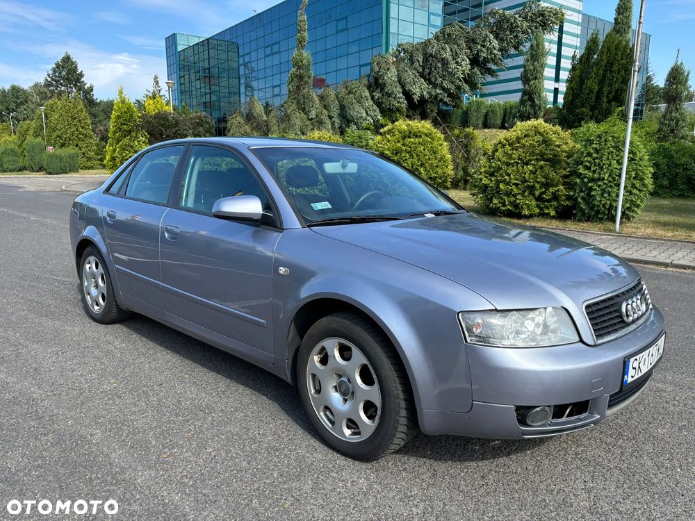 Audi A4 Limousine - 13