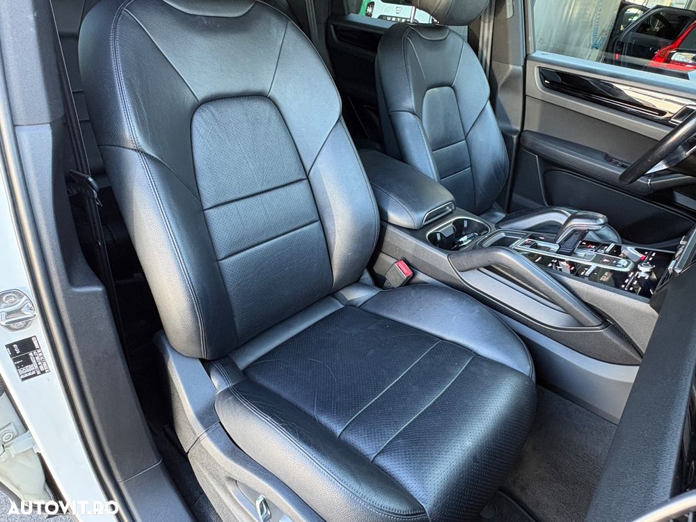 Porsche Cayenne Standard - 5