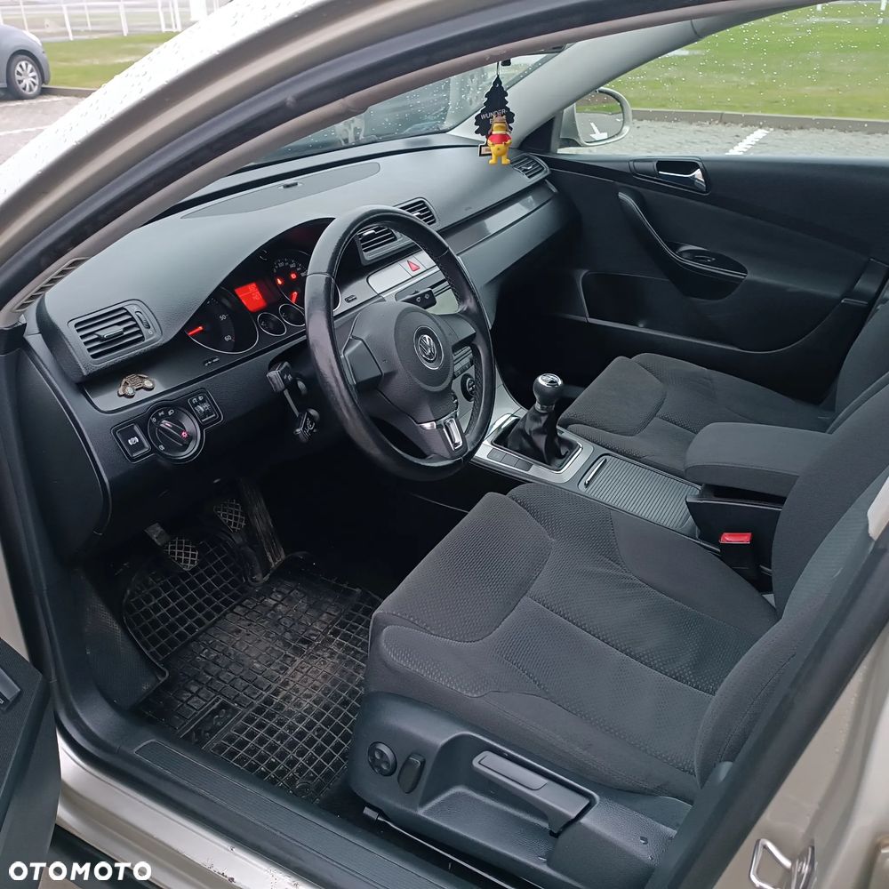 Volkswagen Passat 2.0 TDI Individual Chrom - 5