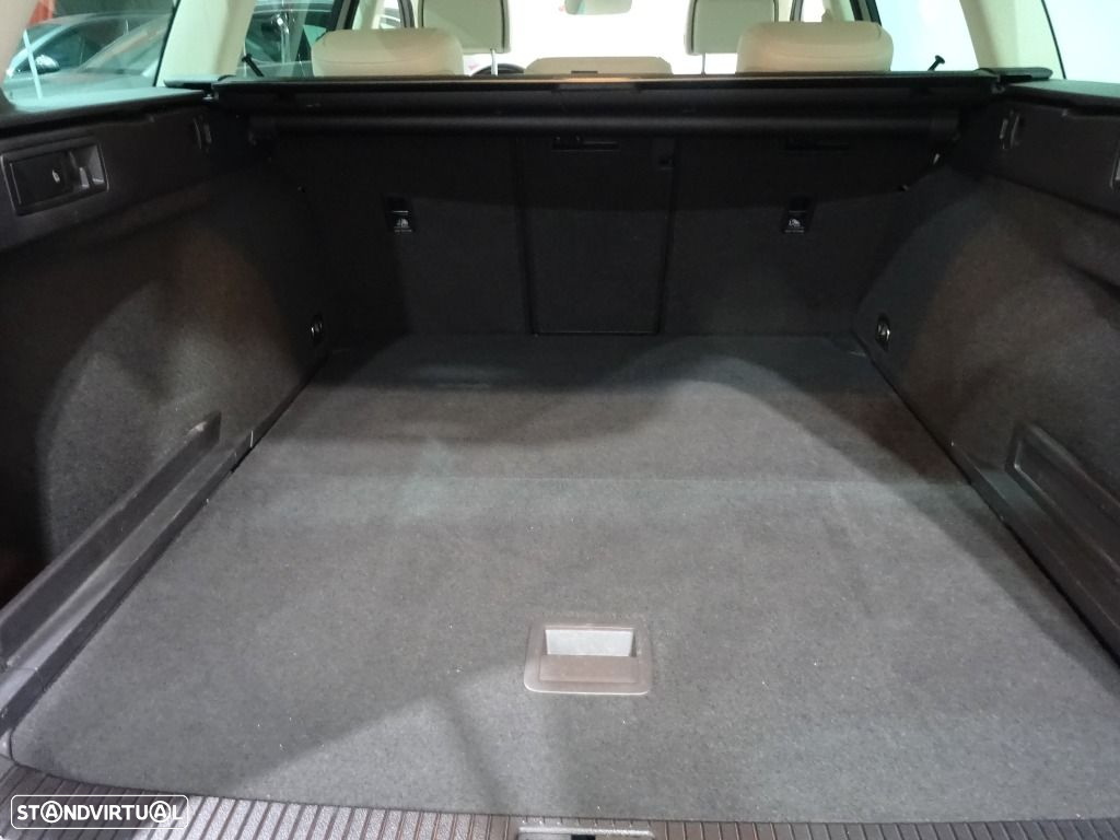 VW Passat Variant 2.0 TDi Highline - 22