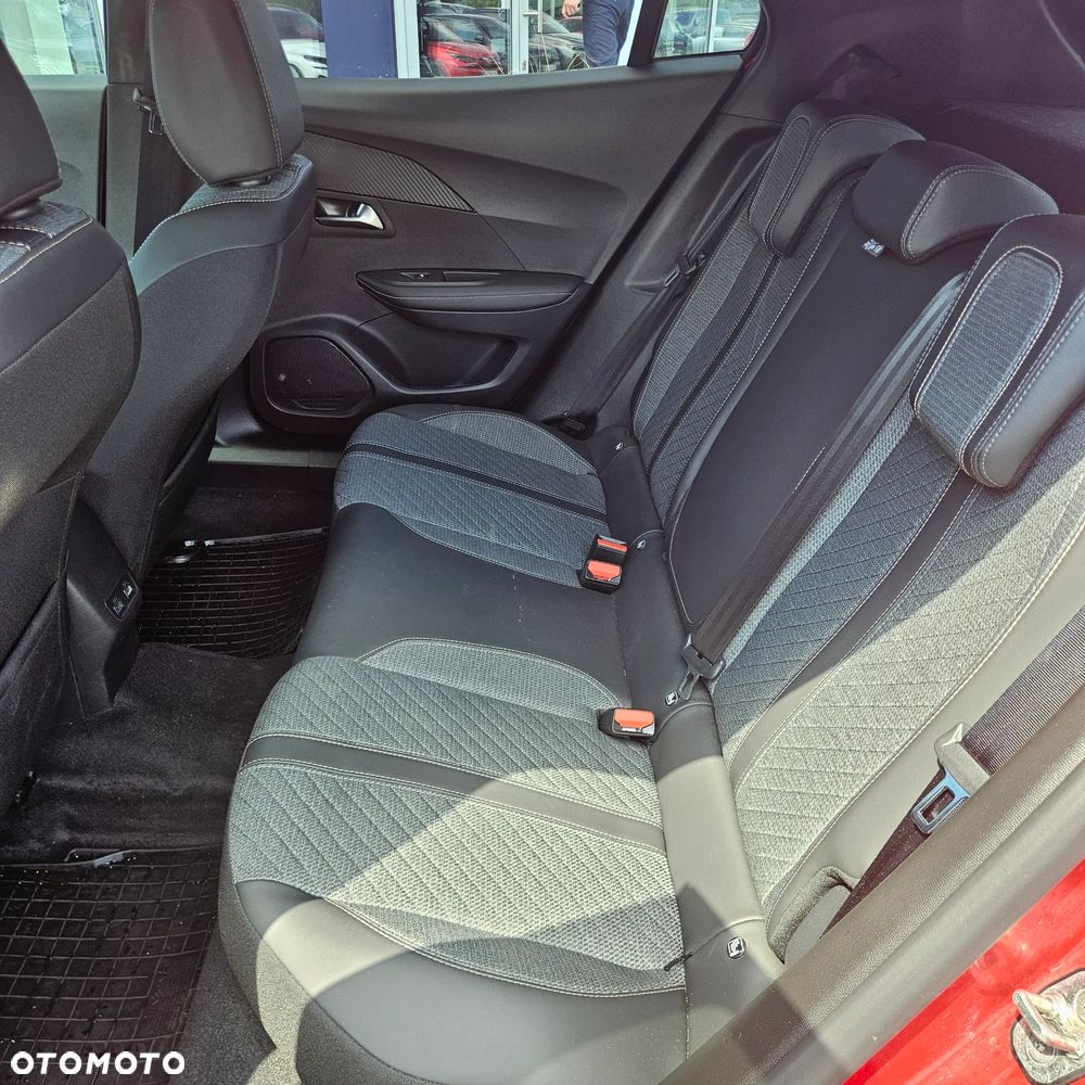 Peugeot 2008 PureTech mHEV Allure e-DCS6 - 11