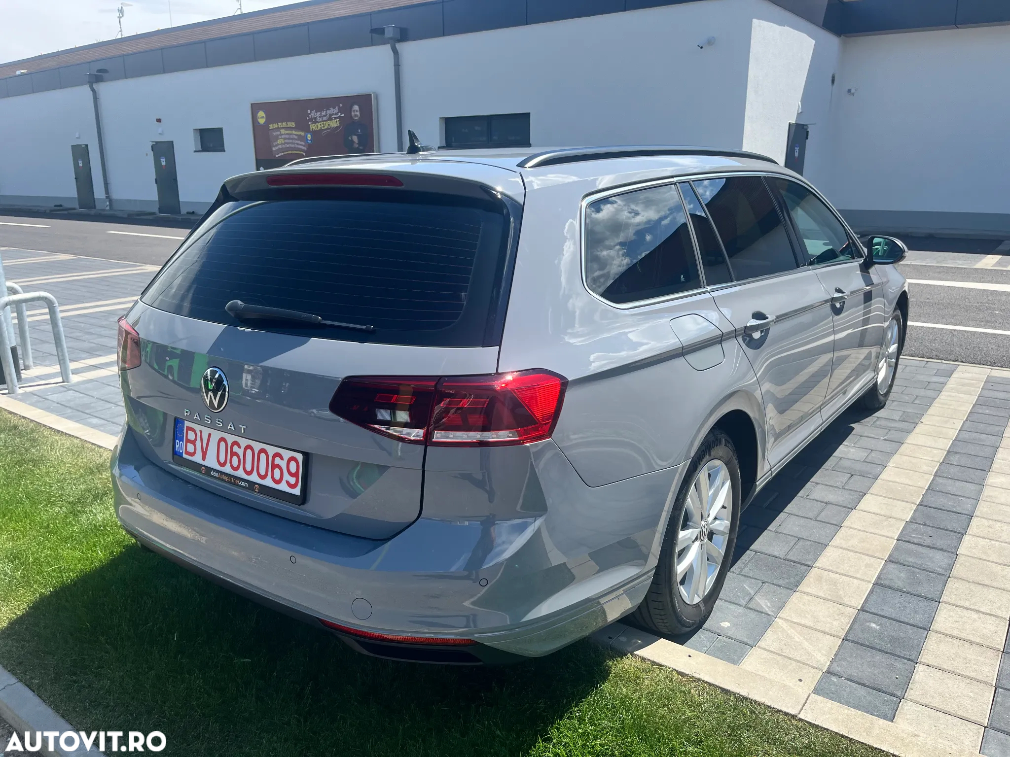Volkswagen Passat Variant 2.0 TDI DSG Business - 5