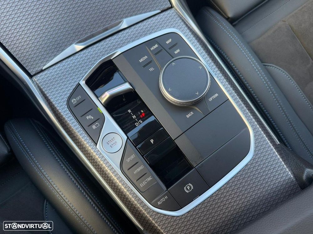 BMW 330 e Touring Pack M Auto - 42