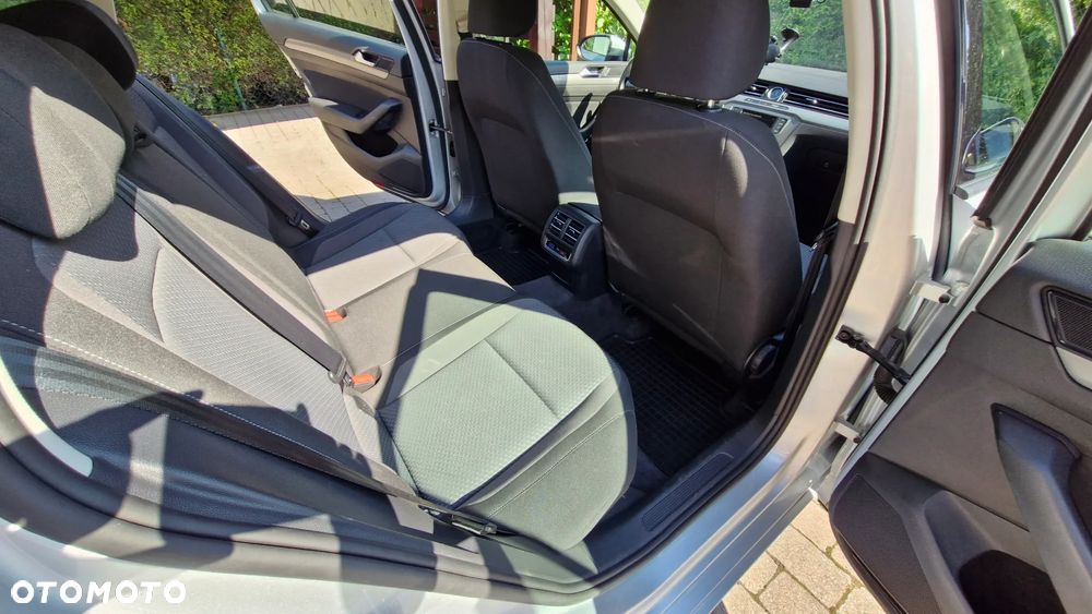 Volkswagen Passat 2.0 TDI BMT Trendline - 12