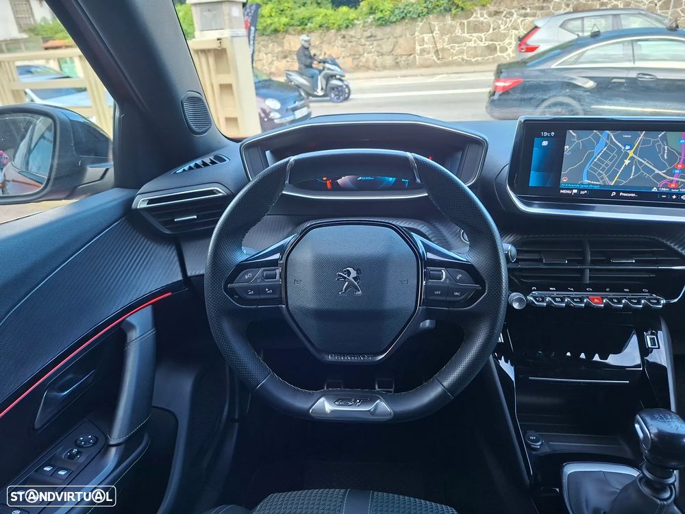 Peugeot 2008 PureTech 130 Stop&Start GT-Line Edition — fotografia 35