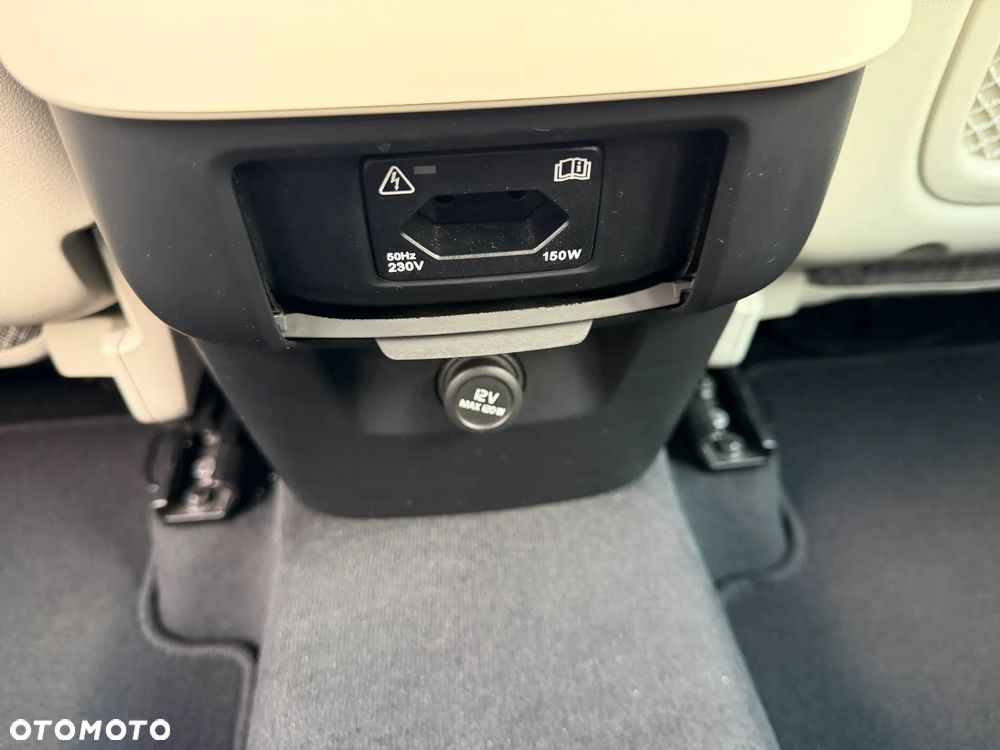 Volvo XC 60 B4 D AWD Momentum Pro - 33