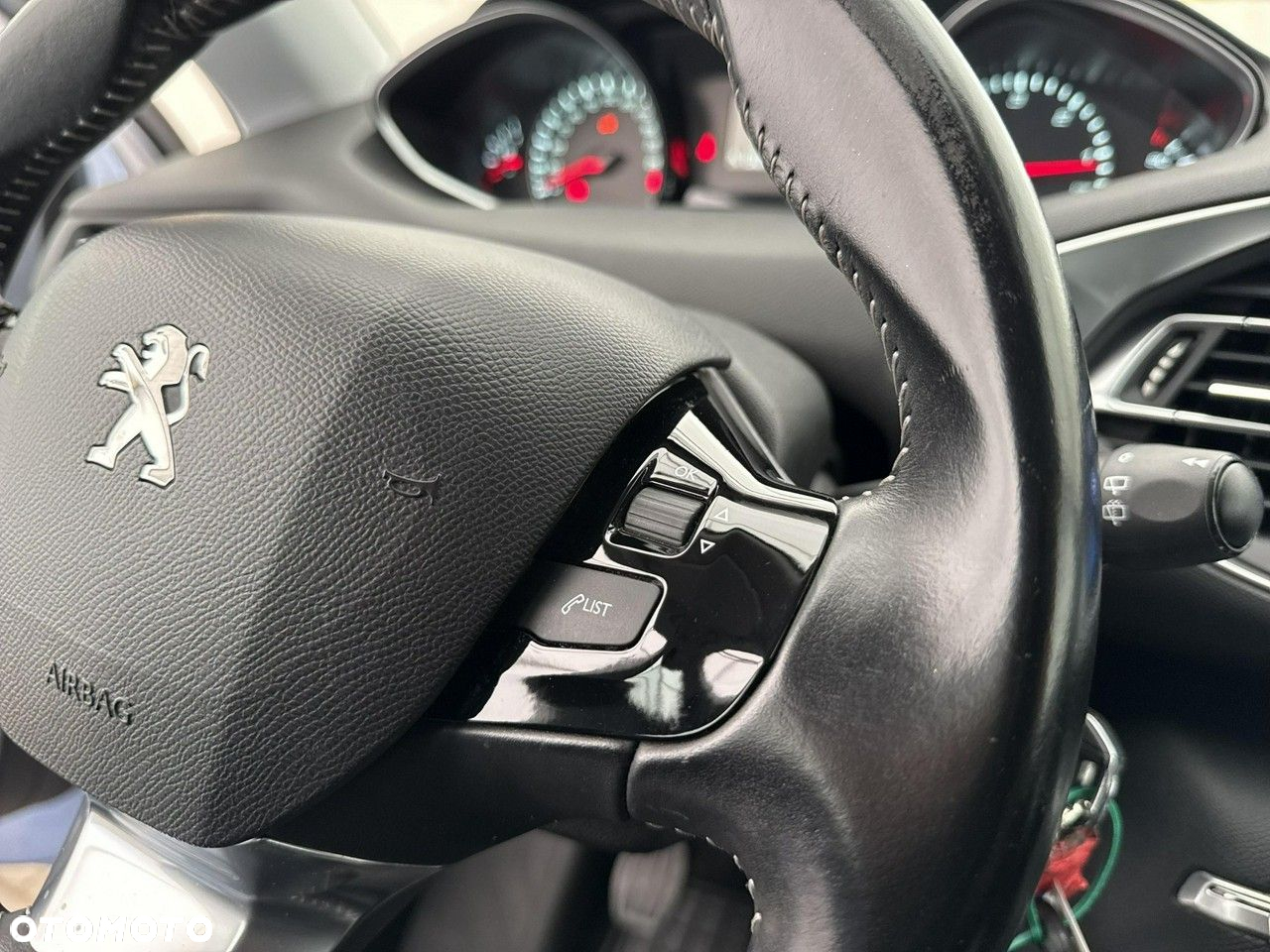 Peugeot 308 - 25