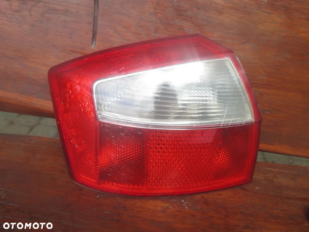 lampa tył lewa Audi A4 B6 Sedan Europa - 1