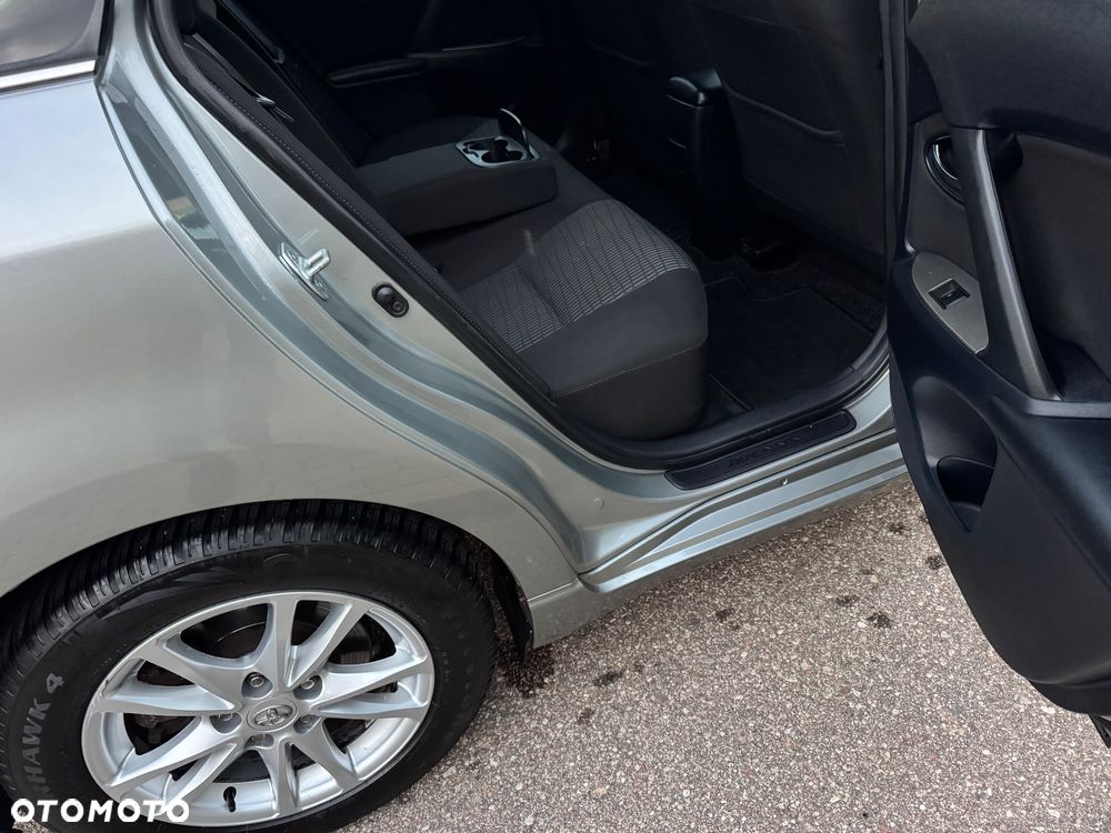 Toyota Avensis 2.0 D-4D Sol Premium - 27