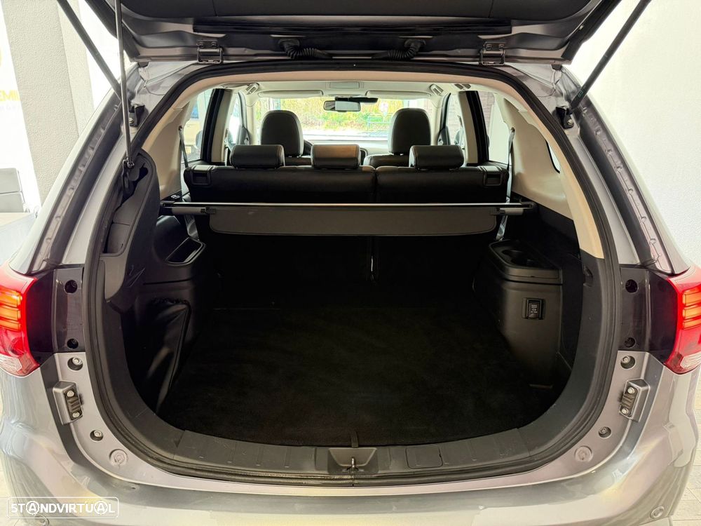 Mitsubishi Outlander 2.0 Instyle Navi - 23