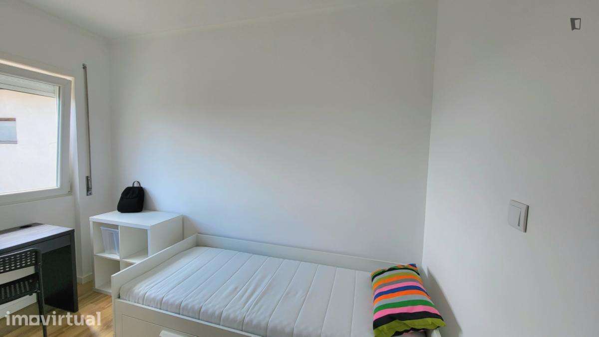 Quarto - localizado em Rio Tinto Porto - Grande imagem: 2/21