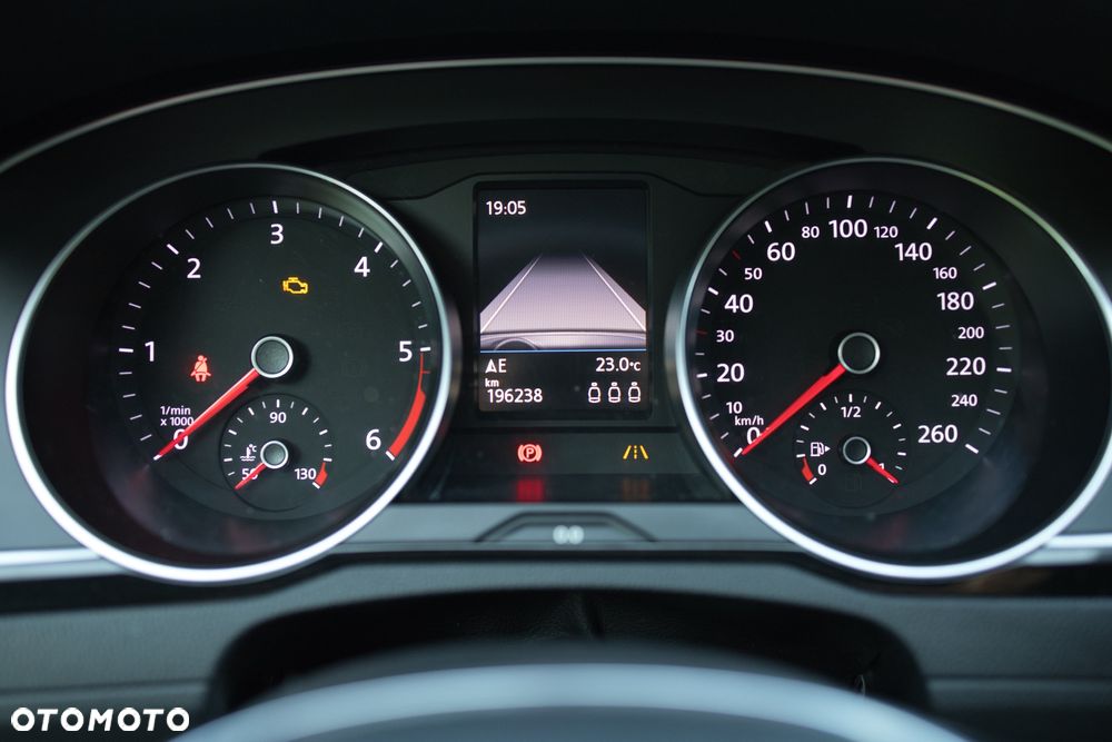 Volkswagen Passat 2.0 TDI BMT Comfortline - 13