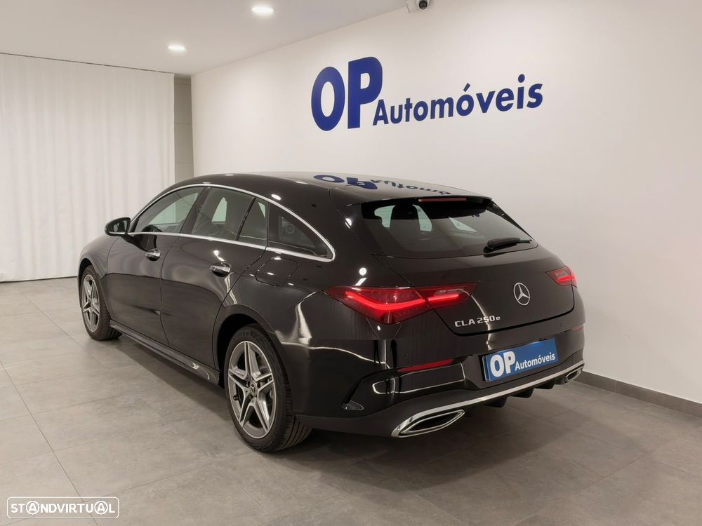 Mercedes-Benz CLA 250 e Shooting Brake AMG Line - 3