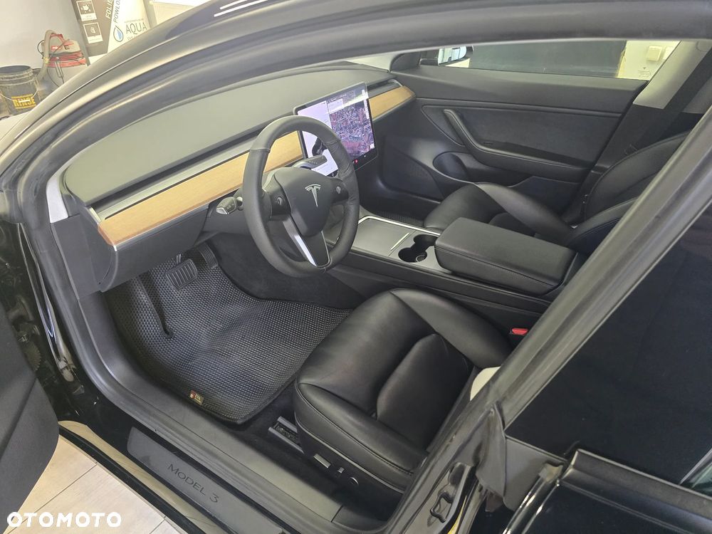 Tesla Model 3 Long Range AWD - 11
