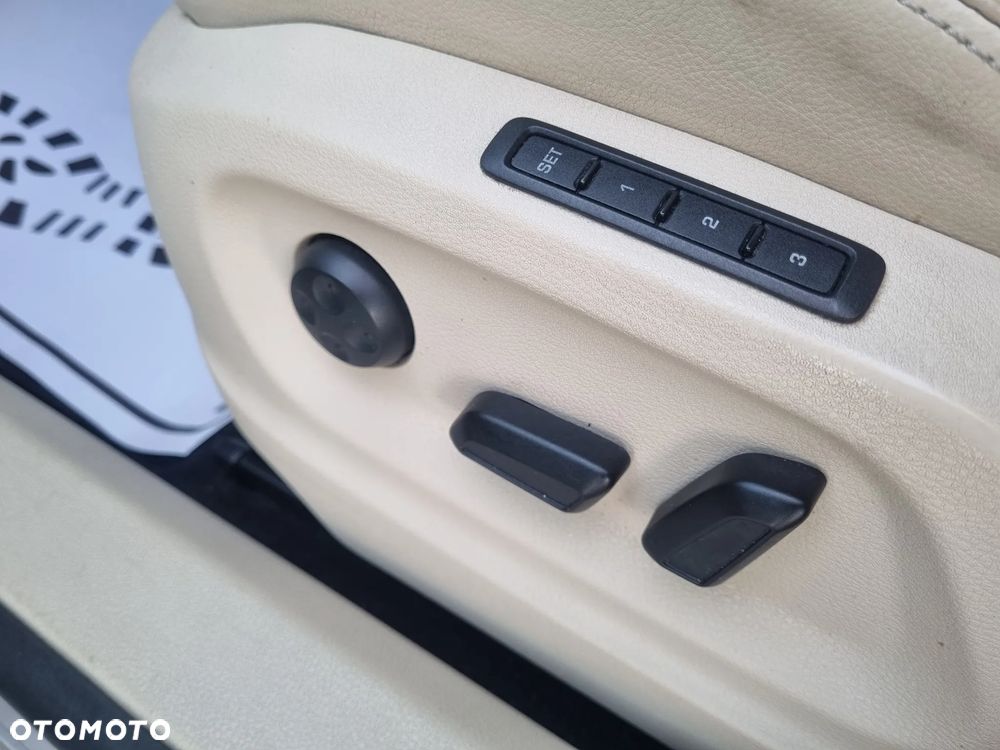 Volkswagen Tiguan - 24