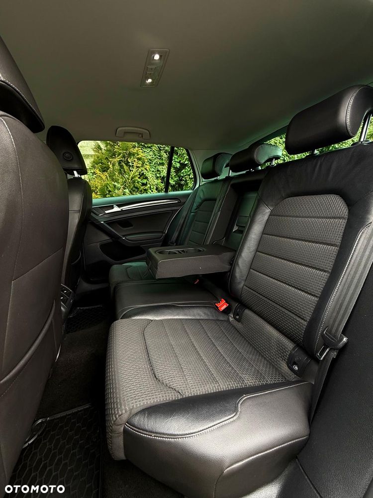 Volkswagen Golf - 25