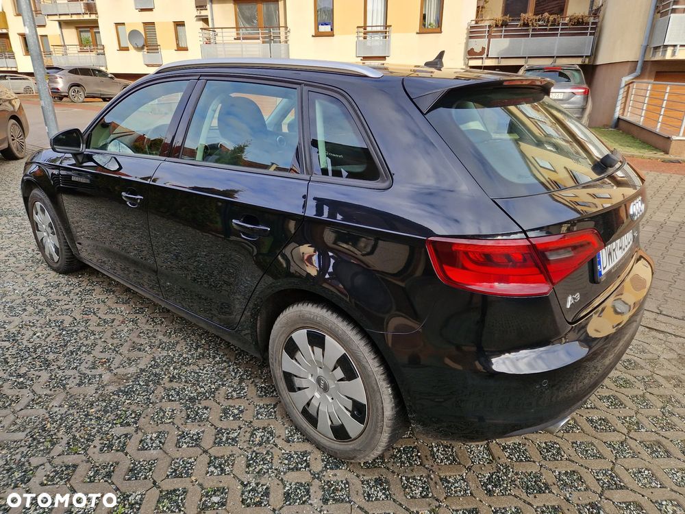 Audi A3 Sportback 1.6 TDI Attraction - 3
