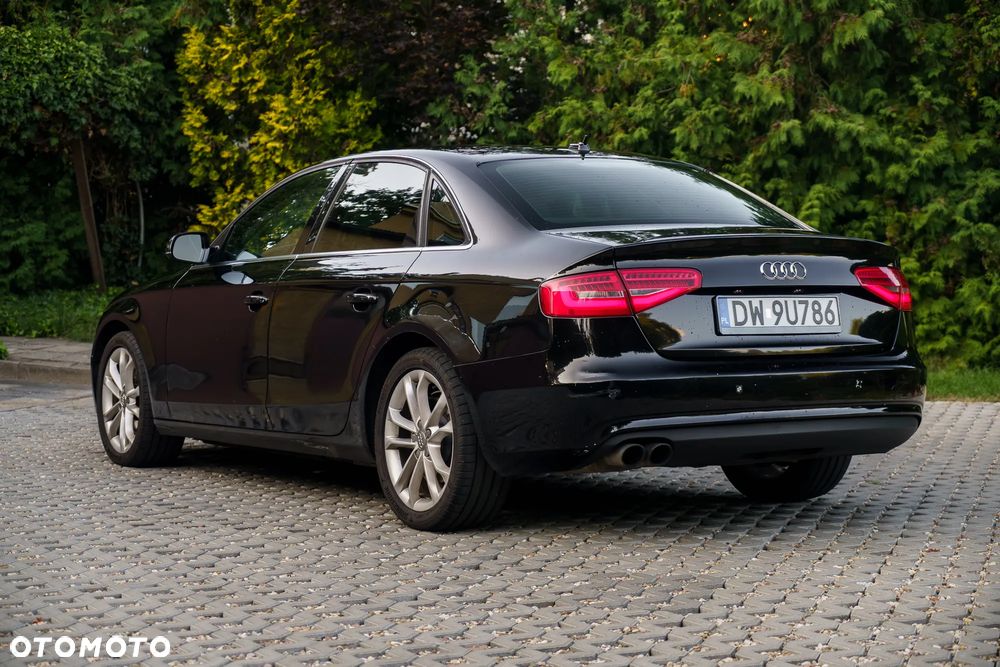 Audi A4 Limousine 2.0 TFSI multitronic S line Sportpaket - 4