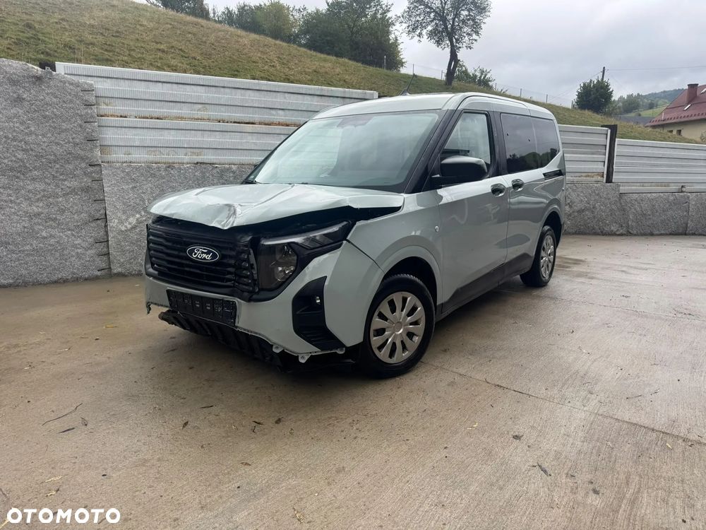 Ford Transit Courier - 1