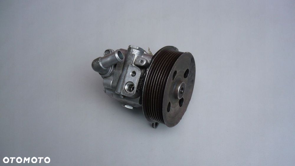 Pompa wspomagania Discovery III IV 2,7D 3,0D J86FB - 2