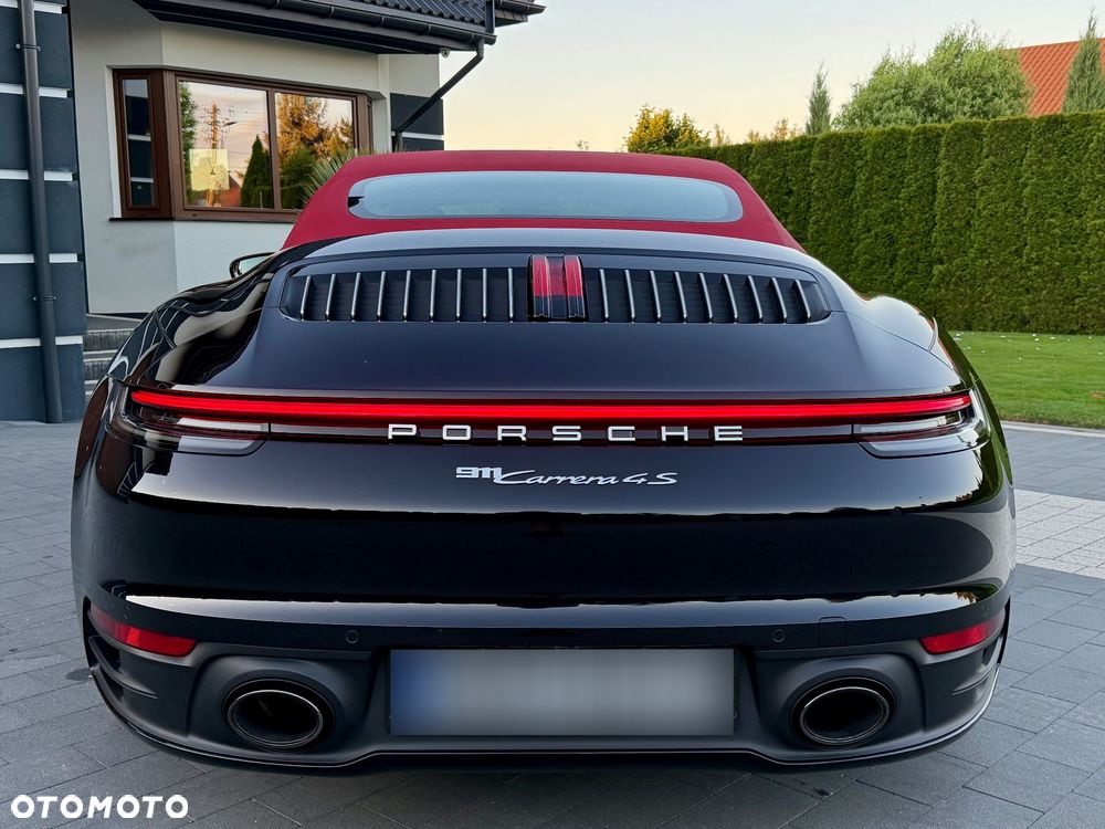 Porsche 911 Carrera 4S - 24