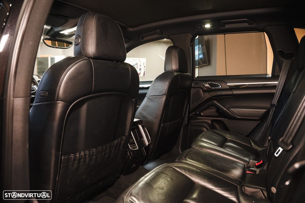 Porsche Cayenne Platinum Edition - 7