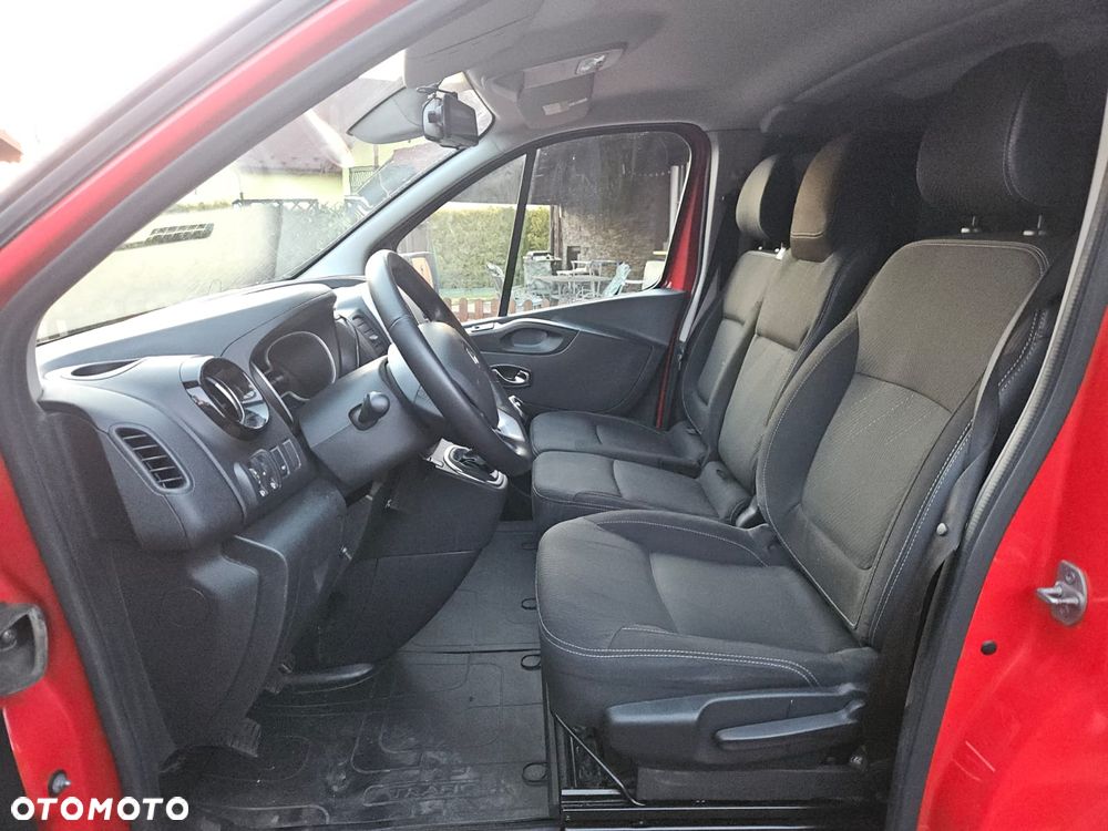 Renault Trafic Grand 2.0 dCi - 11