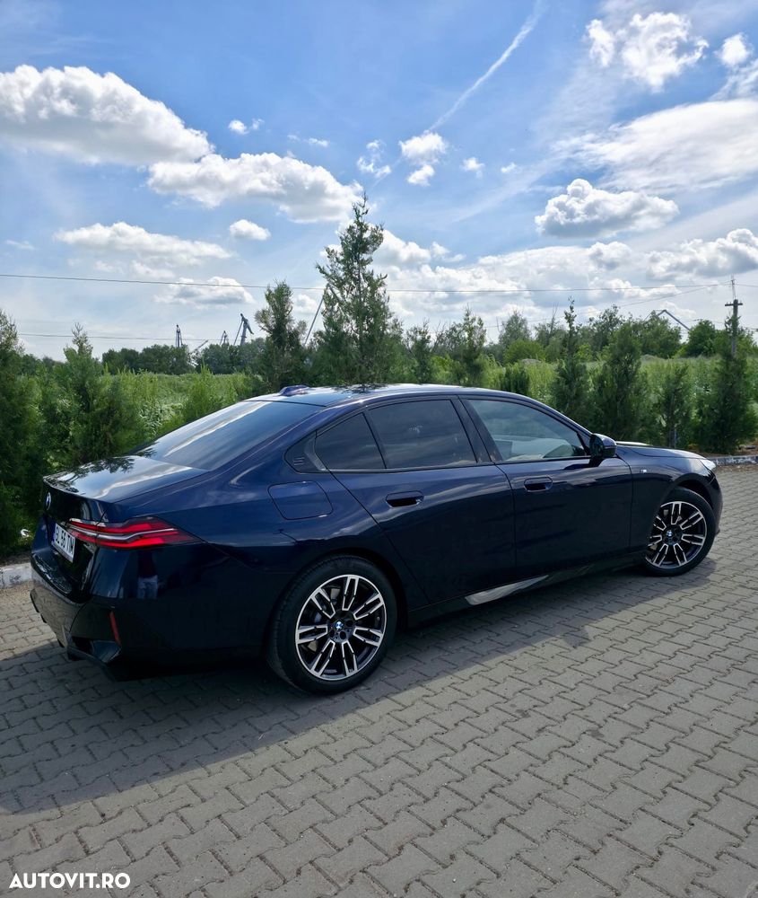 BMW Seria 5 520i AT MHEV - 8