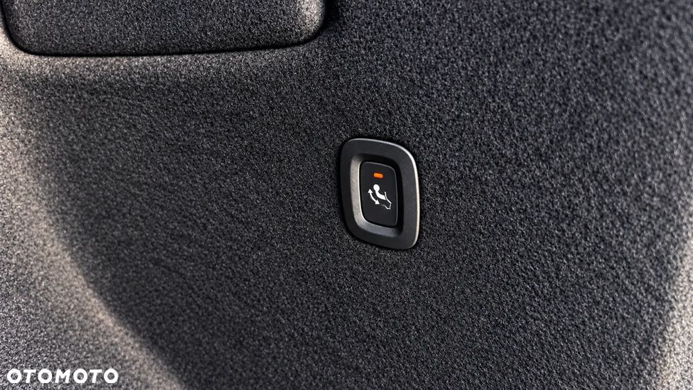 Volvo XC 40 B3 B DKG Ultra Black Edition - 28