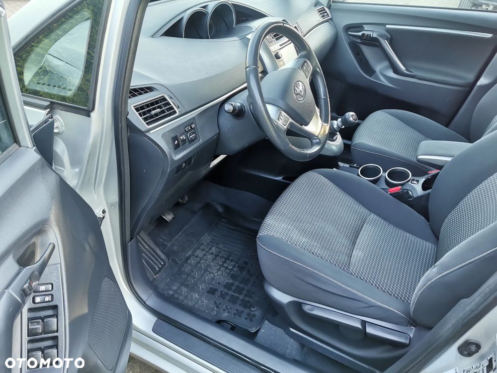 Toyota Verso 1.8 Premium 7os EU6 - 10