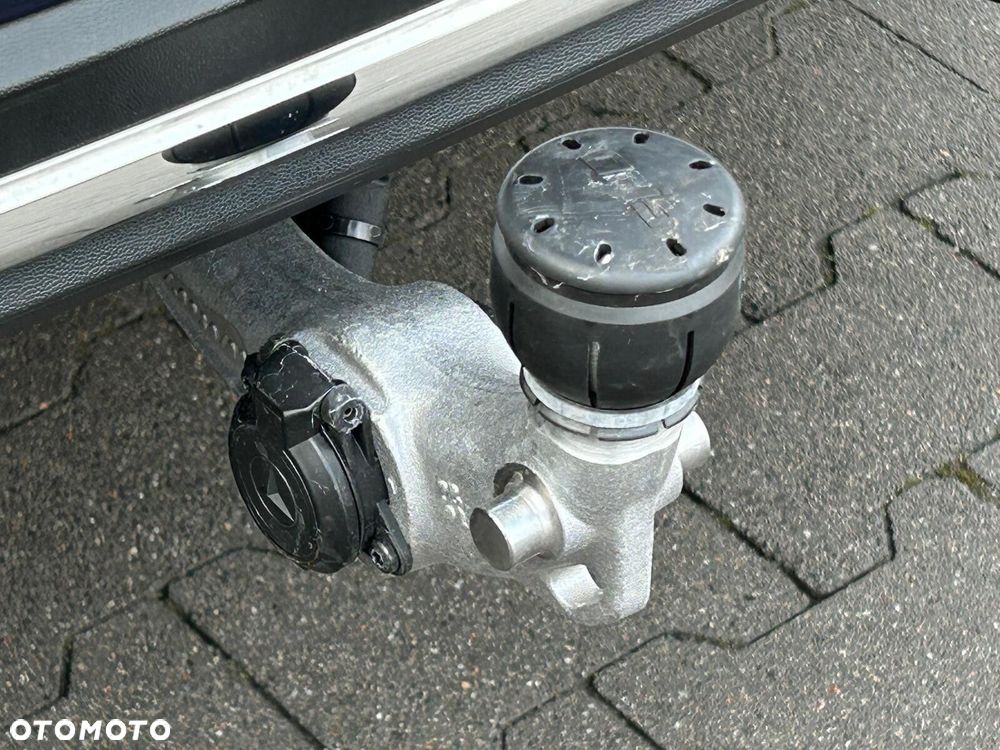 Mercedes-Benz GLC 300 d 4-Matic - 36