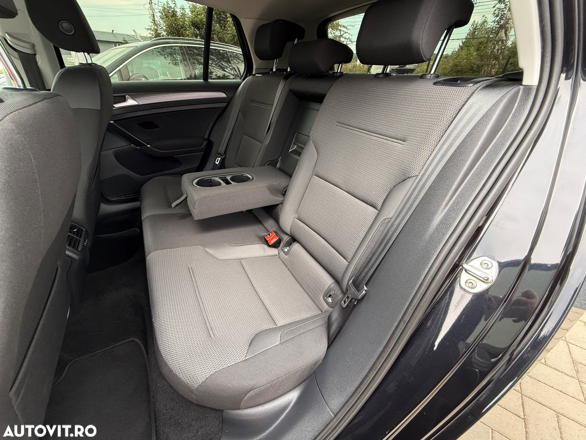 Volkswagen Golf 2.0 BlueTDI DSG Comfortline - 19